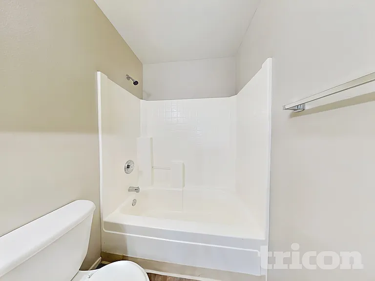 8818 Sunset Breeze Dr — Photo 12