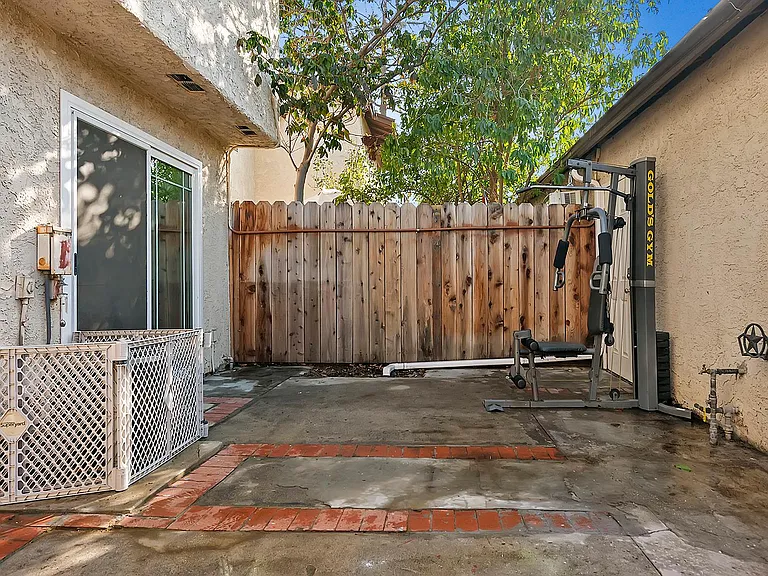 8707 Cedros Ave #7 — Photo 37