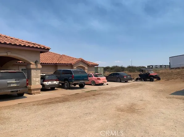 8563 Tumbleweed Rd, Phelan, CA 92371