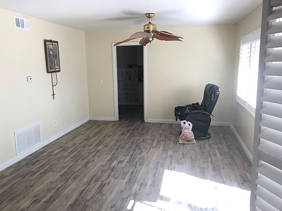 3rd image of 618 Parkview Dr