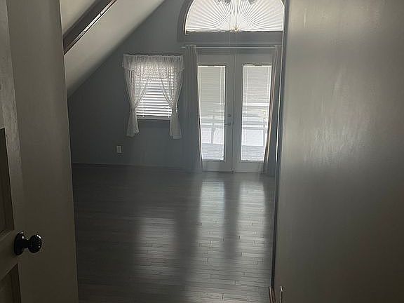 5th image of 333 N Center St