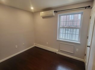 3082 Middletown Rd, Bronx, NY 10461