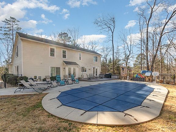 2nd image of 8115 Silver Maple Ln