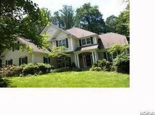 503 Manor Brook Dr, Chagrin Falls, OH 44022