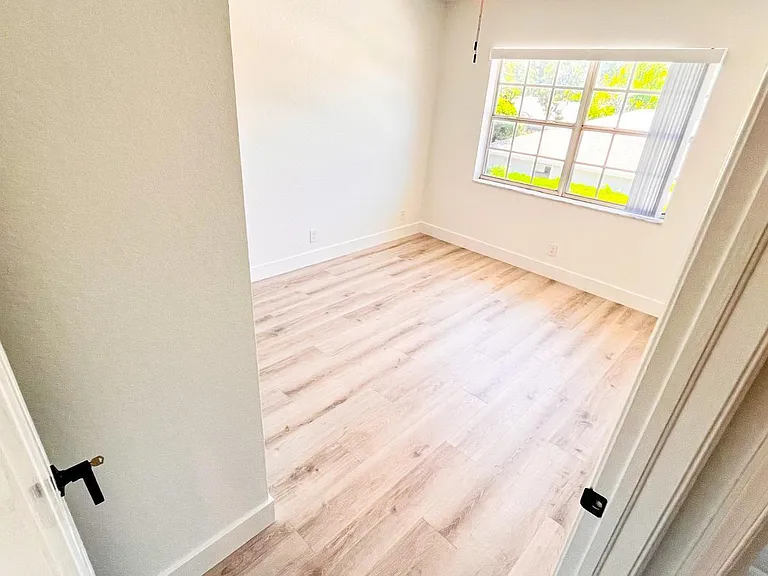 1438 Hawthorne Pl — Photo 29