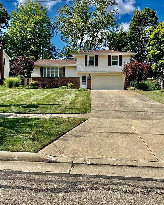 1st image of 9426 Hyde Park Dr