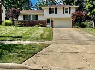 9426 Hyde Park Dr, Twinsburg, OH 44087