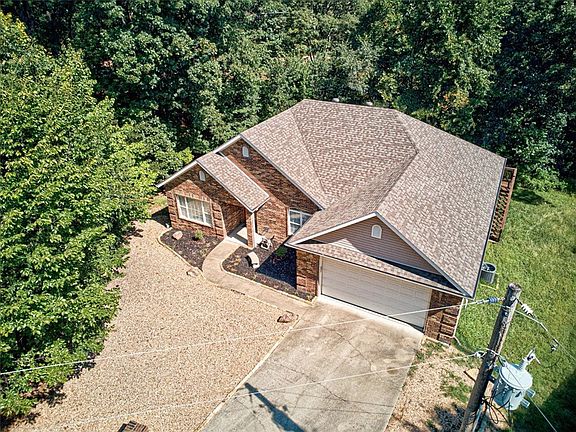 2nd image of 5 Boxford Ln