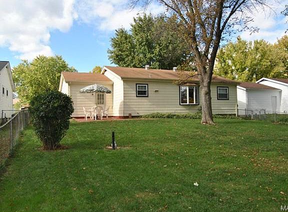 2nd image of 7414 Foxtrail Dr