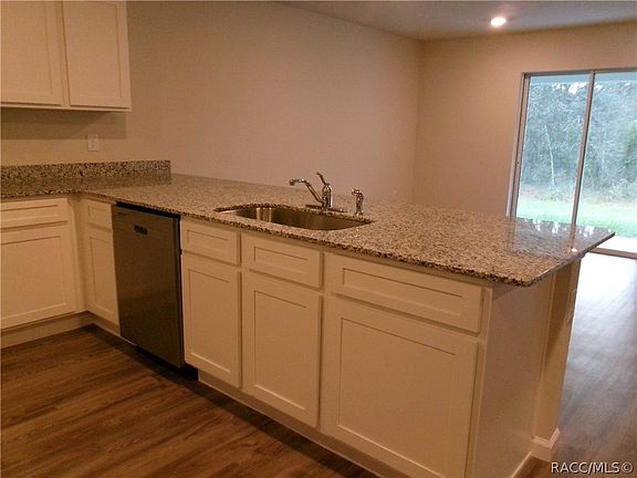 4th image of 32 Pagoda Dr