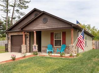 194 N River Rd, Hendersonville, NC 28732