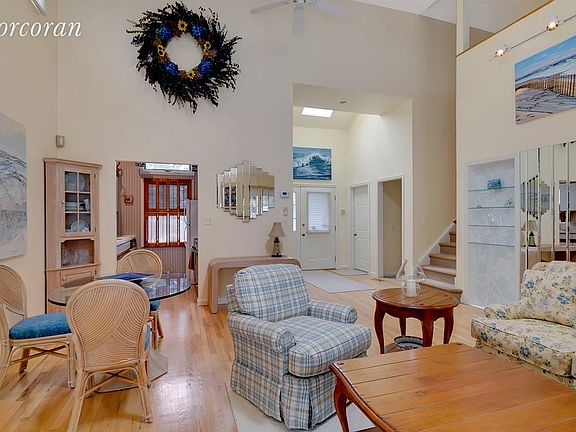 3rd image of 4 Brittany Ln