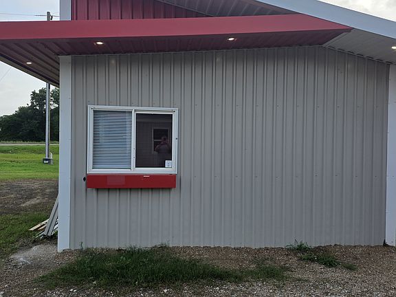 5th image of 9093 State Highway 154 W