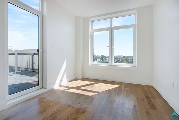 Rented by EXR | media 12