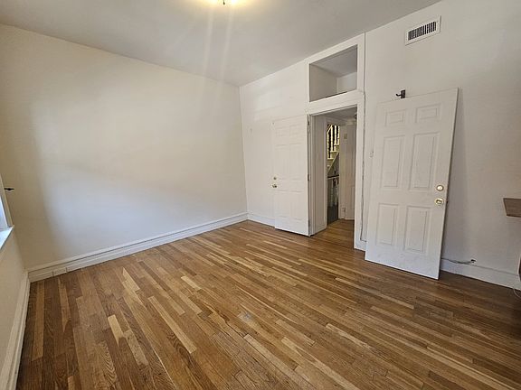 3rd image of 3928 Pine St Floor 3