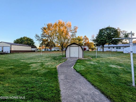 4th image of 605 Wood Dr