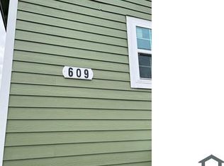 609 Richard St #B, Gretna, LA 70053