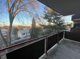 2685 King Street East