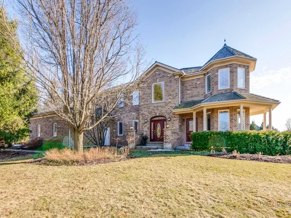 38868 N Oakcrest Ln, Wadsworth, IL 60083