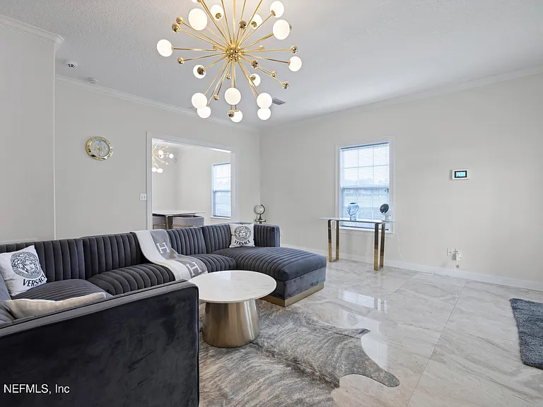200 Sunstone Ct #GUEST HOUSE — Photo 2