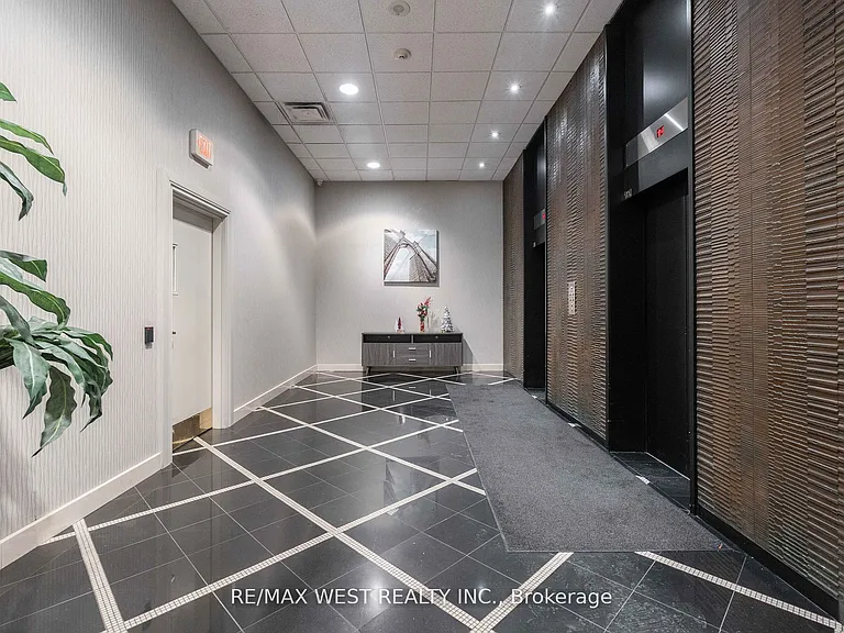 2737 Keele St #817 — Photo 3