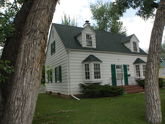 3rd image of 1309 Park Ave