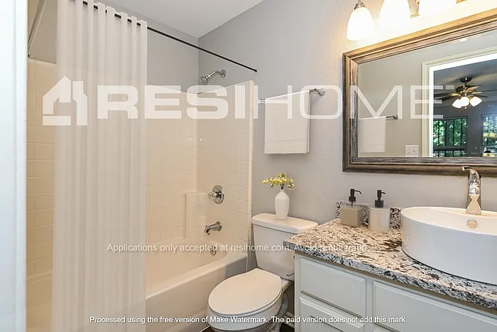 2513 Kirkley St — Photo 12