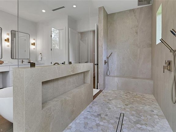 5th image of 538 13th ST SW