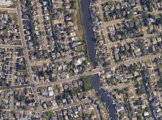 594 Morse Ave, Ridgefield, NJ 07657