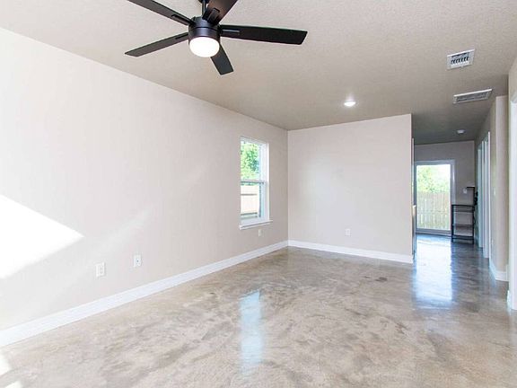 2nd image of 806 White Meadow Ln Unit A