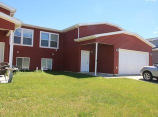 1514 47th Loop SE, Minot, ND 58701