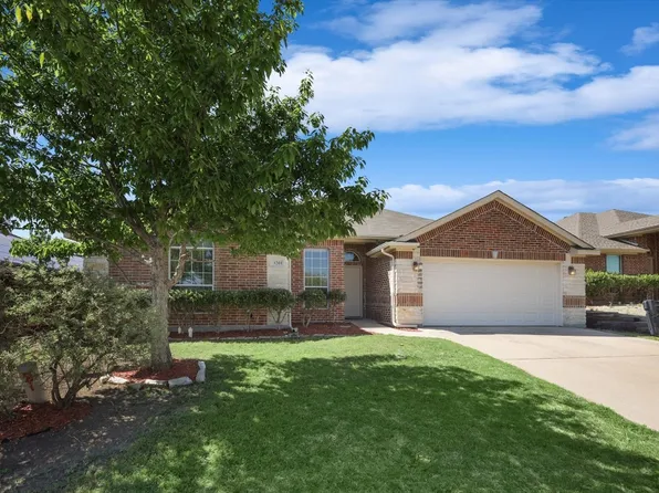 9201 Alyssa Dr, White Settlement, TX 76108