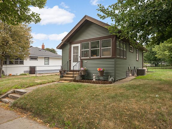 3rd image of 678 Hazel St N