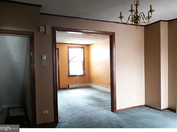5th image of 849 Anchor St