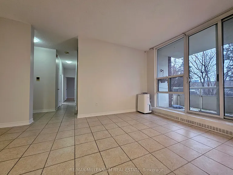 175 Hilda Ave #102 — Photo 6