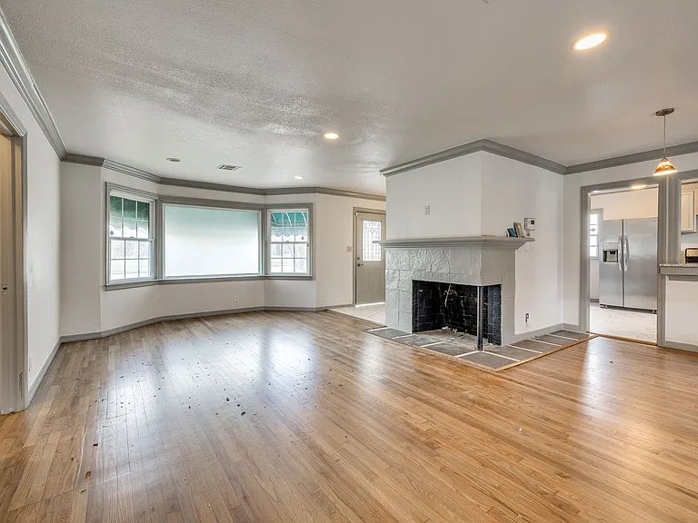 1923 N Elwood Ave — Photo 13