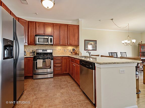 4th image of 945 Burlington Ave Unit 308