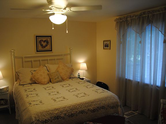 Upstairs bedroom 4