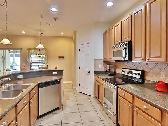 5th image of 502 York Dale Dr