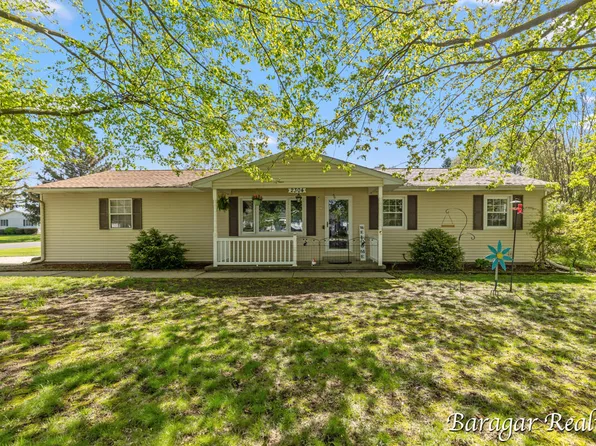 2304 Westover Dr, Ionia, MI 48846