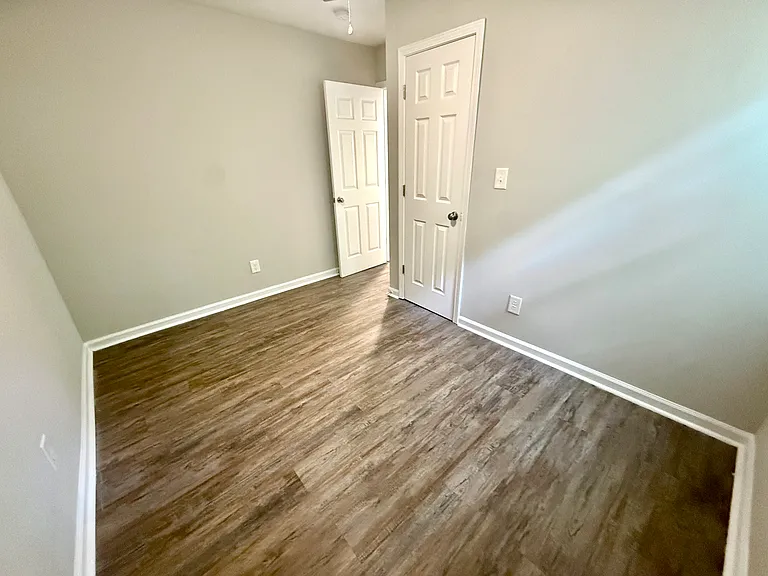 705 Julian St — Photo 17