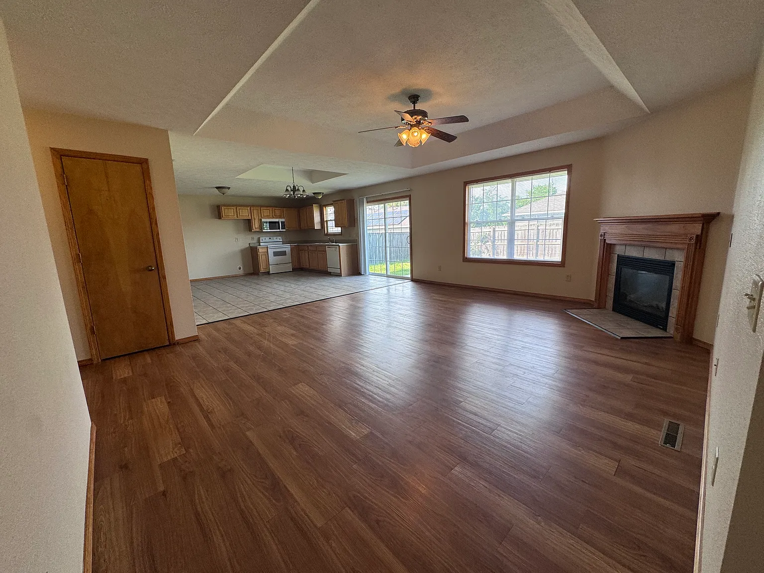 3 bed, 1431 sqft, $1,750 — Photo 2