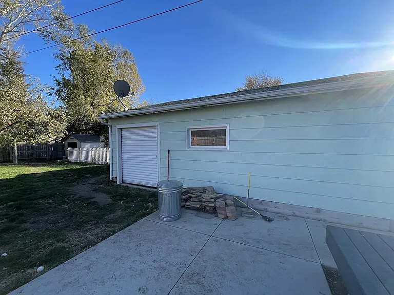 1531 Main St S — Photo 4