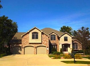 5715 W Timber Oak Ct, Peoria, IL 61615