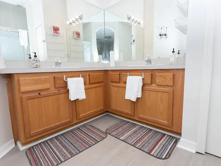 8101 Stone Leaf Ln — Photo 16
