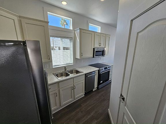 2nd image of 3020 E Main St #V-052