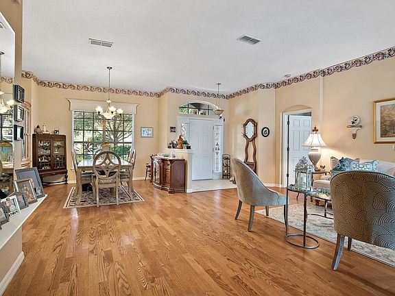4th image of 212 Lori Ct