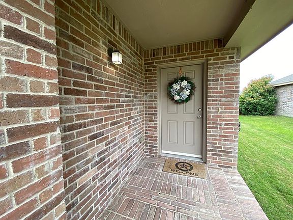 2nd image of 62 Larkspur Dr