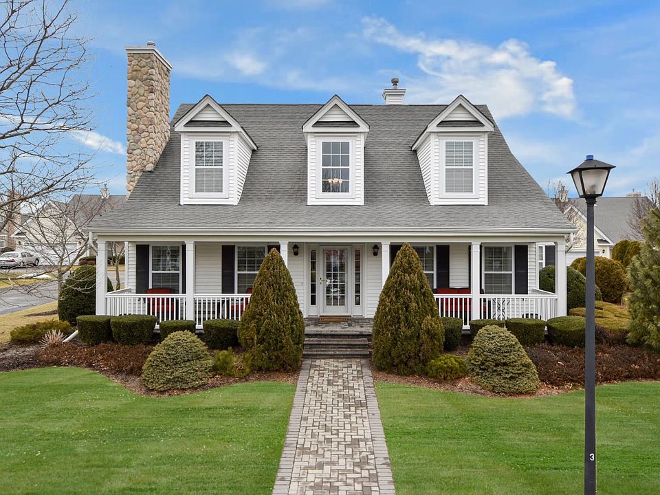 5 Black Pine St Calverton NY Zillow