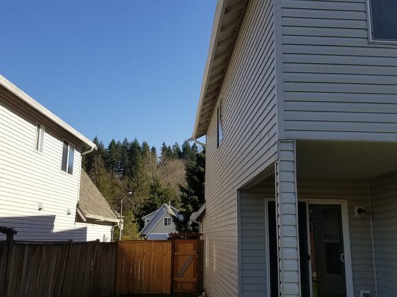 4th image of 11117 185th Ave E